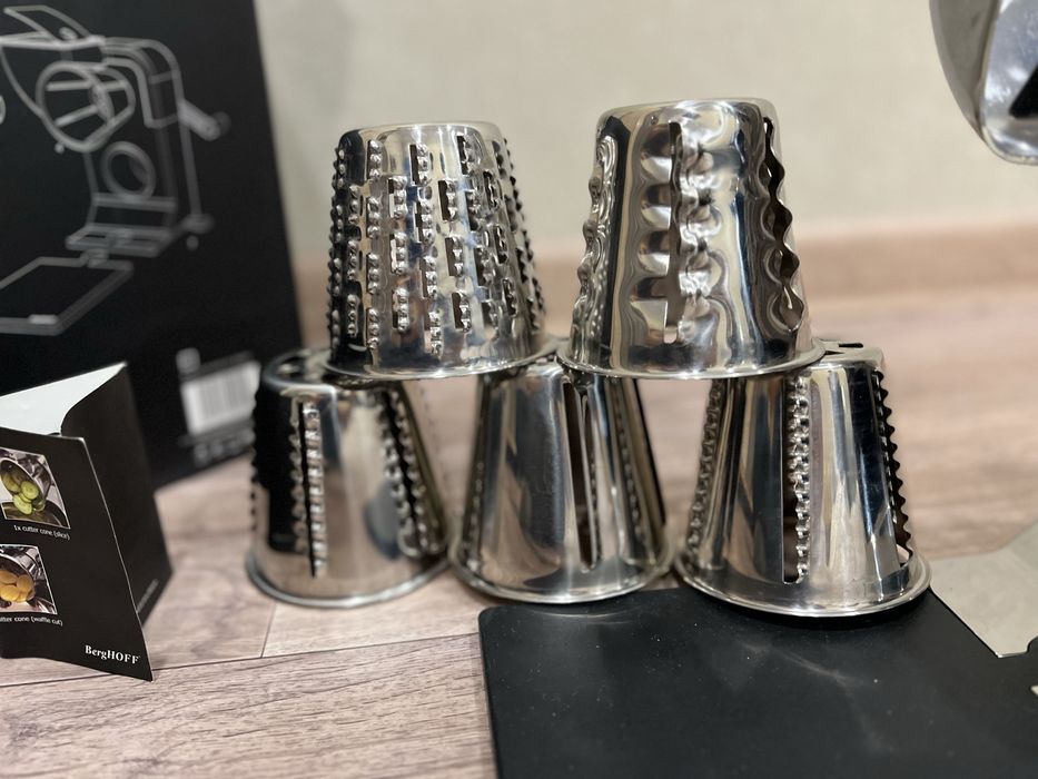 Продаю овощерезку Berghoff