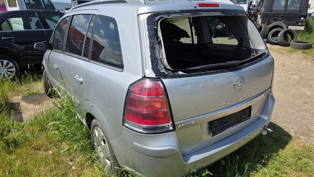 Opel Zafira 2.2i 2006 На части