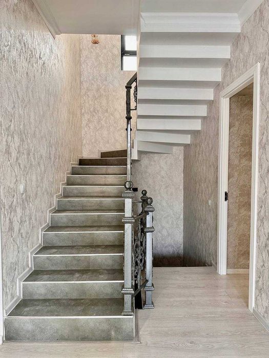 Юнусобод ра. Хасанбой 2.3 сот Евро уй . Срочно нарx тушди. 159000 edi