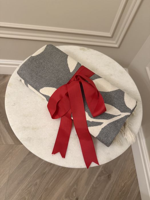 Подарок на 8 Марта, стильный плед