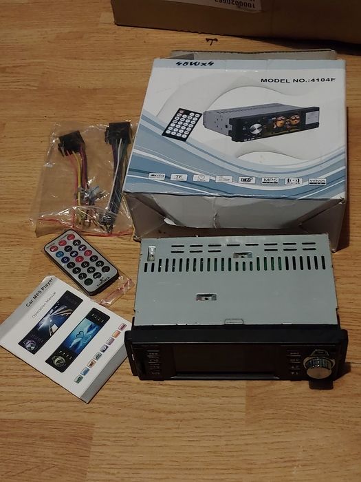 Casetofon cu display fix și BT