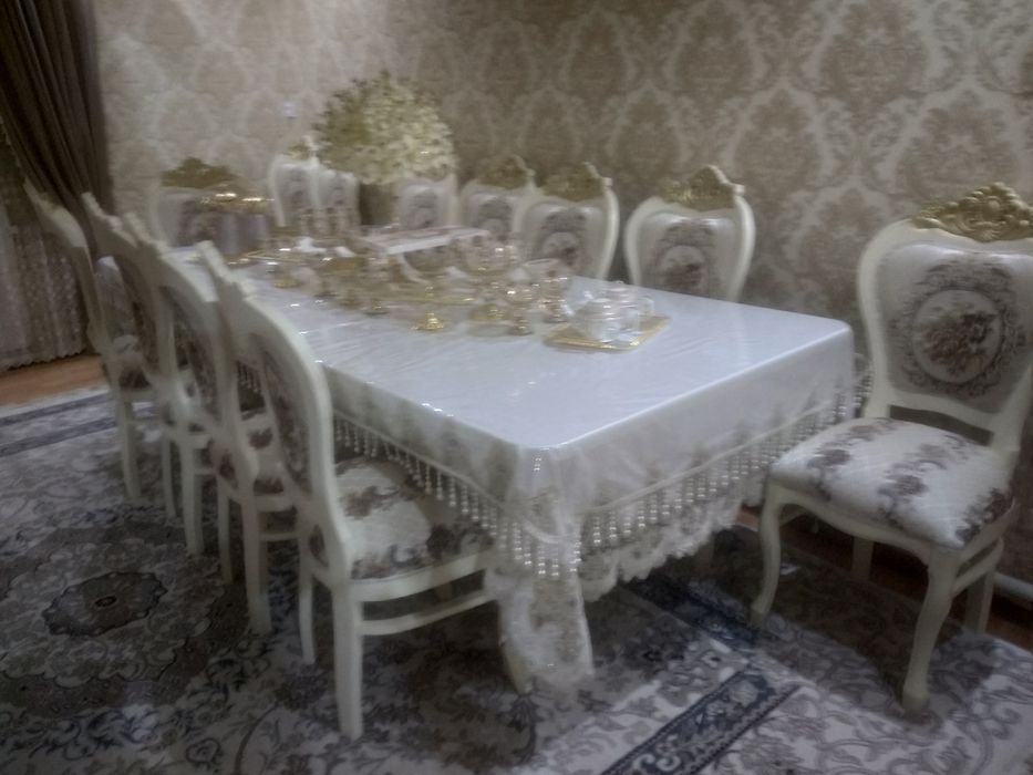 Продается стол и стулья