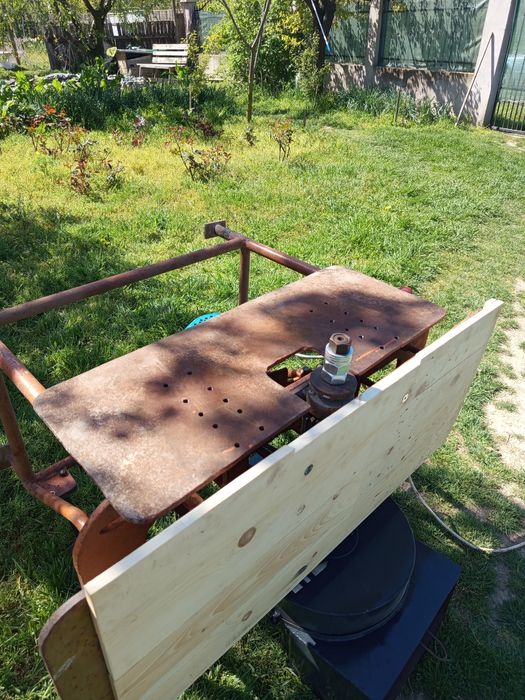 Circular, abric, freză și moară de cereale