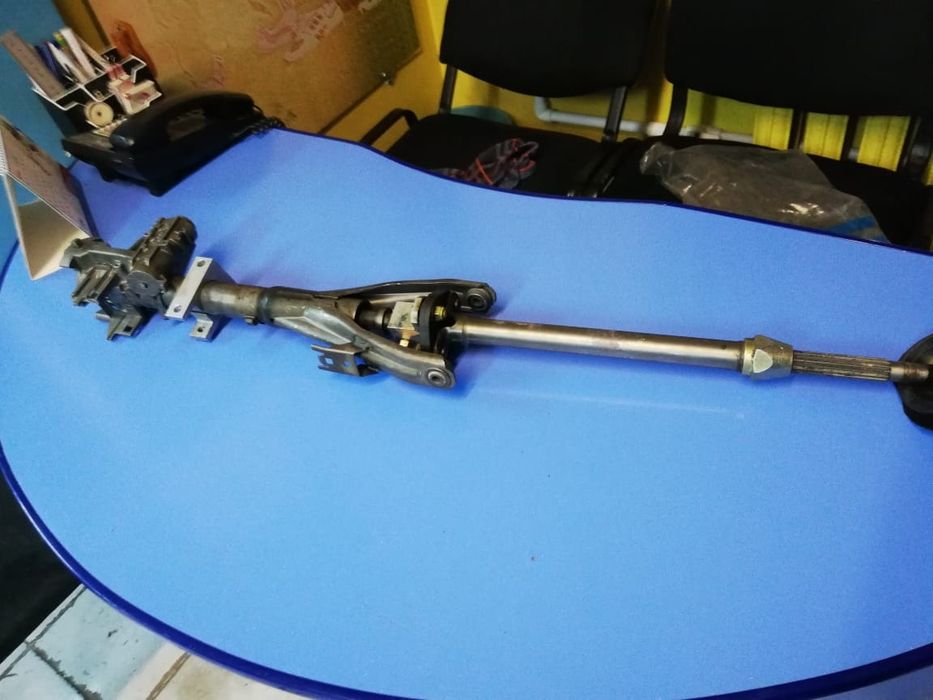 На BMW E32  750 Руливая колонка