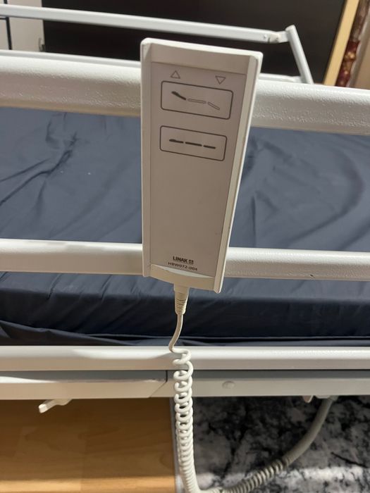 Pat spitalizat doctat cu telecomanda electrica