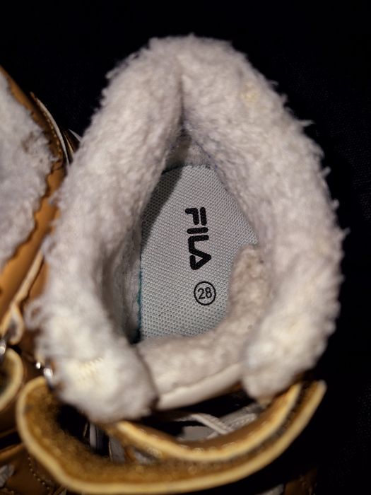 Vând ghetuțe fila baietel