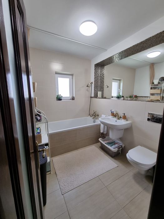 De vânzare apartament 3 camere în zona rezidențială,etaj 1,impecabil !