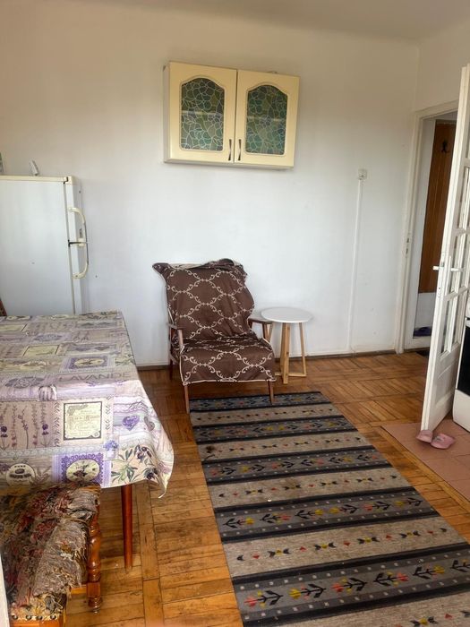 Închiriere apartament la casa