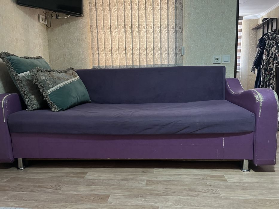 Диван раскладной мебель в хорошим состояний