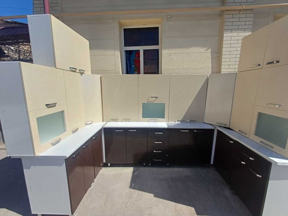 Срочно продаётся кухонный гарнитур идеальное состояние