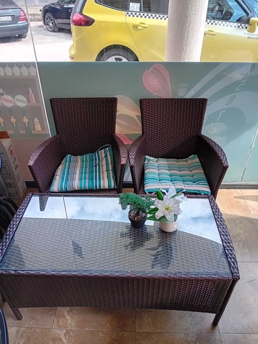 Маси и столове за заведение- различни видове