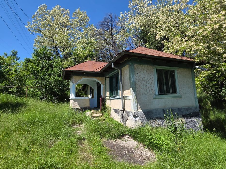 Casa de vanzare, jud prahova la 12km de valenii de munte
