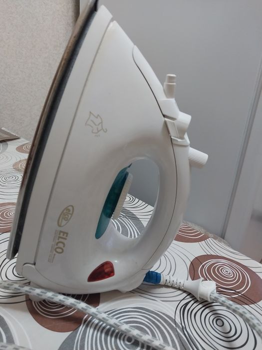 Продаю утюг электрический