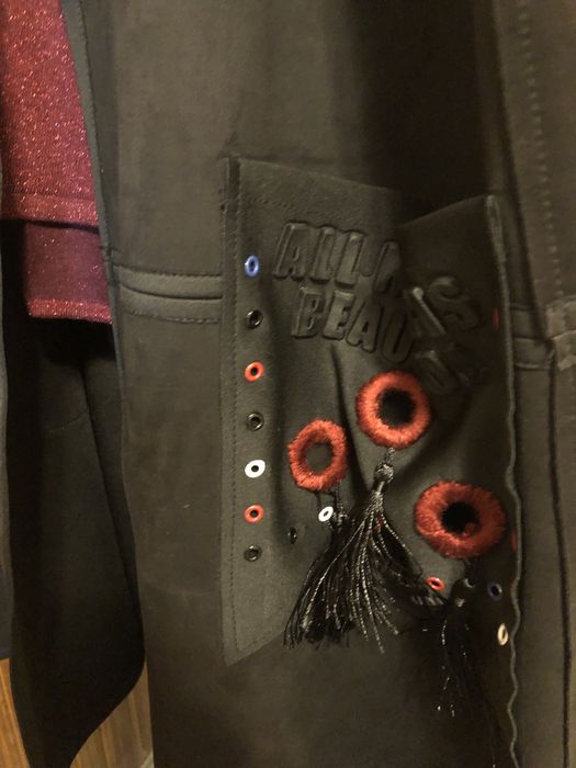 Продается костюм нарядный.