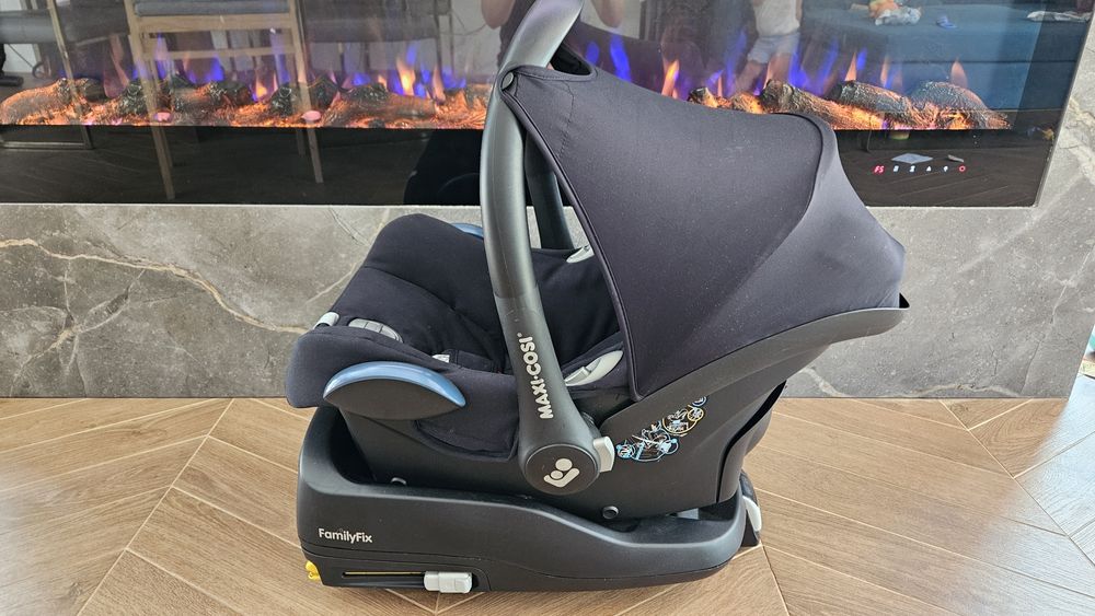 Столче за кола Maxi Cosi с Isofix база