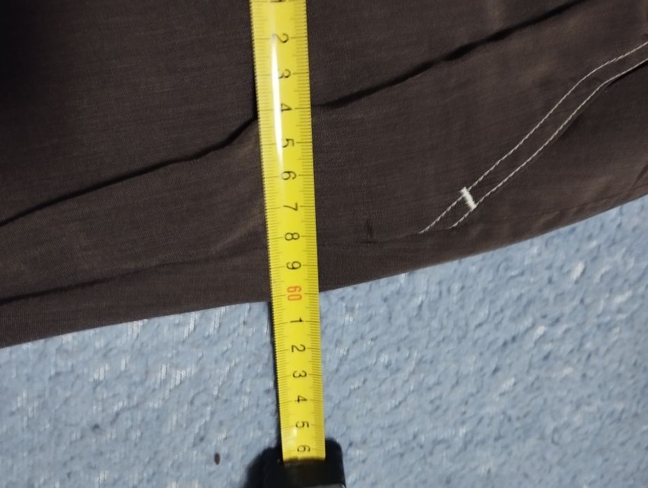 Vând costum din trei piese mărimea 48