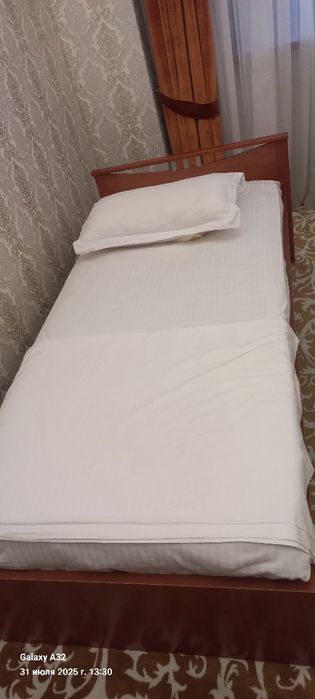 Кровати полуторки дерево