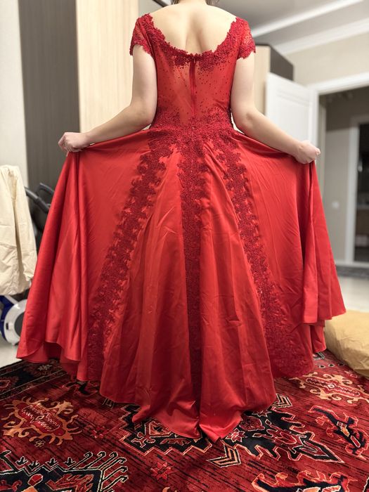 Платье 35.000тг размер 50-52