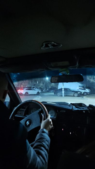 Мерседес бенз е190 2литра 4ступка