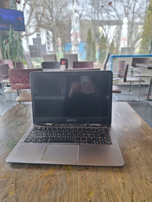 Лаптоп ASUS Асус