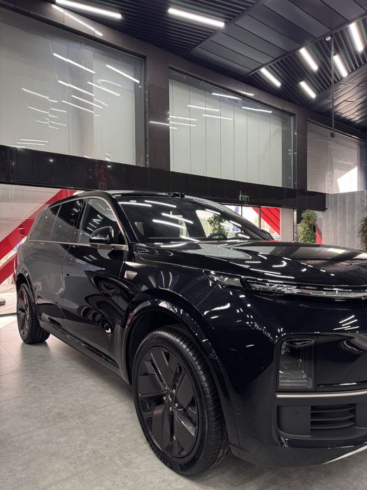 Lixiang L9 ultra черный кузов кофе салон бронза доп молдинг