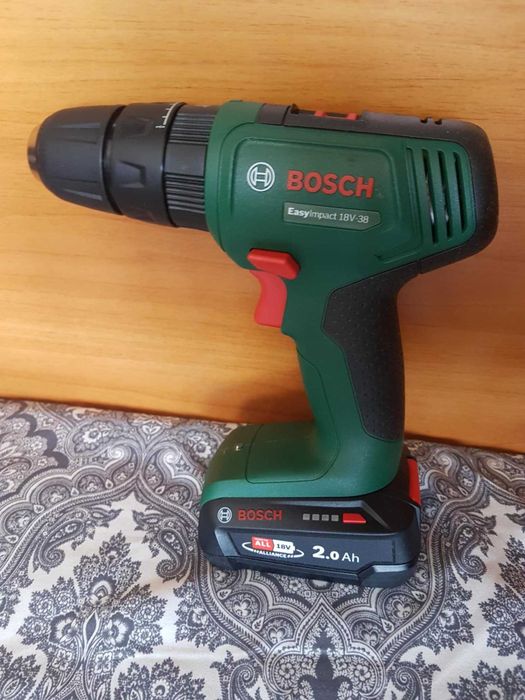 Bormasina Bosch EasyImpact cu acumulator 18v - 2A \ Noua