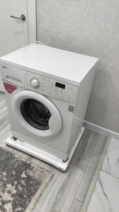 Продам стиральную машину LG б/у