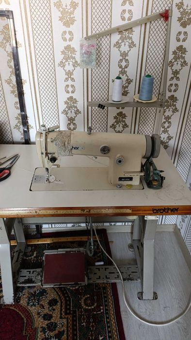 Производственная машинка brother одношовная в хорошем  состоянии