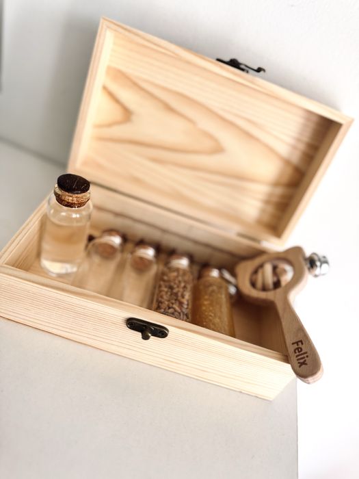 Cutie din lemn personalizata+ jucarie personalizata cadou pentru baita