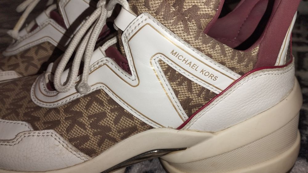 Стилни ежедневни маратонки Michael Kors
