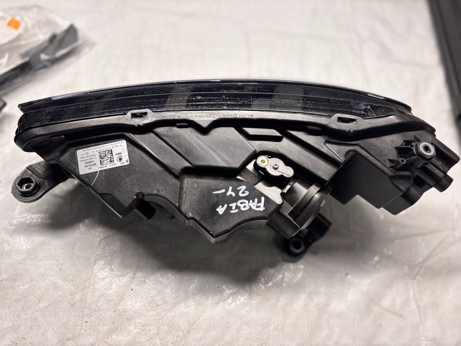 Десен LED фар Škoda Fabia 4 (6VB)