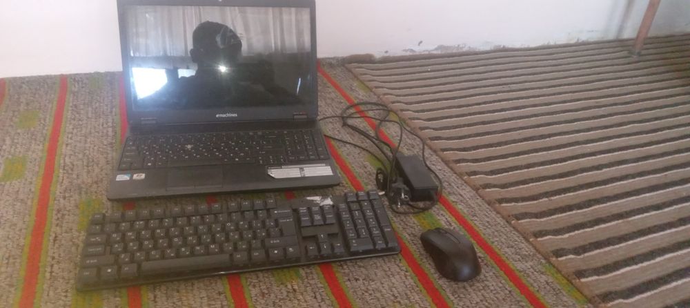 Emachines nomi kampyuter yaxshi ayibi 5.6knopkasi ishlamidi ayibi shu