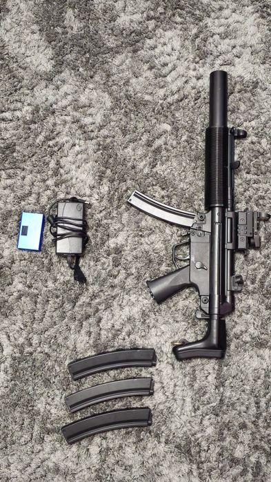 Airsoft MP5 Heckler & Koch Cyma+ 4 incarcatoare,acumulator Lipo,+++