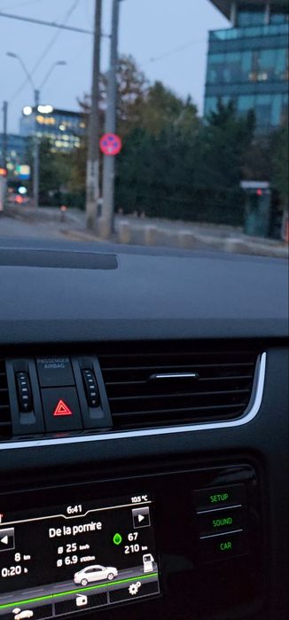 Radio swing 2016  toureen scos după Skoda Octavian 3 , folie originala pe touch-screen 
Preț 500 ron.