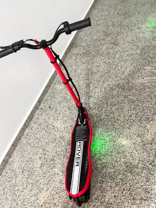 Vand trotineta electrica copii Rover noua folosita odata