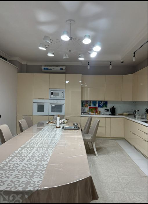 Продам кухонный гарнитур с техникой