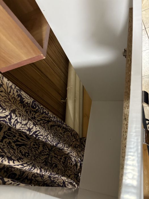 mobilier baie + lavoar ceramic alb modern foarte bun pentru apartament casă pensiune chirie renovare nou premium nefolosit iasi centru