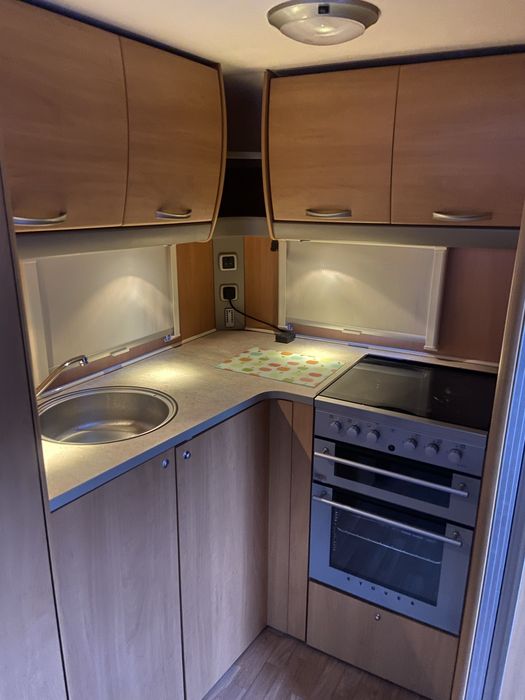 Каравана Swift двуместна