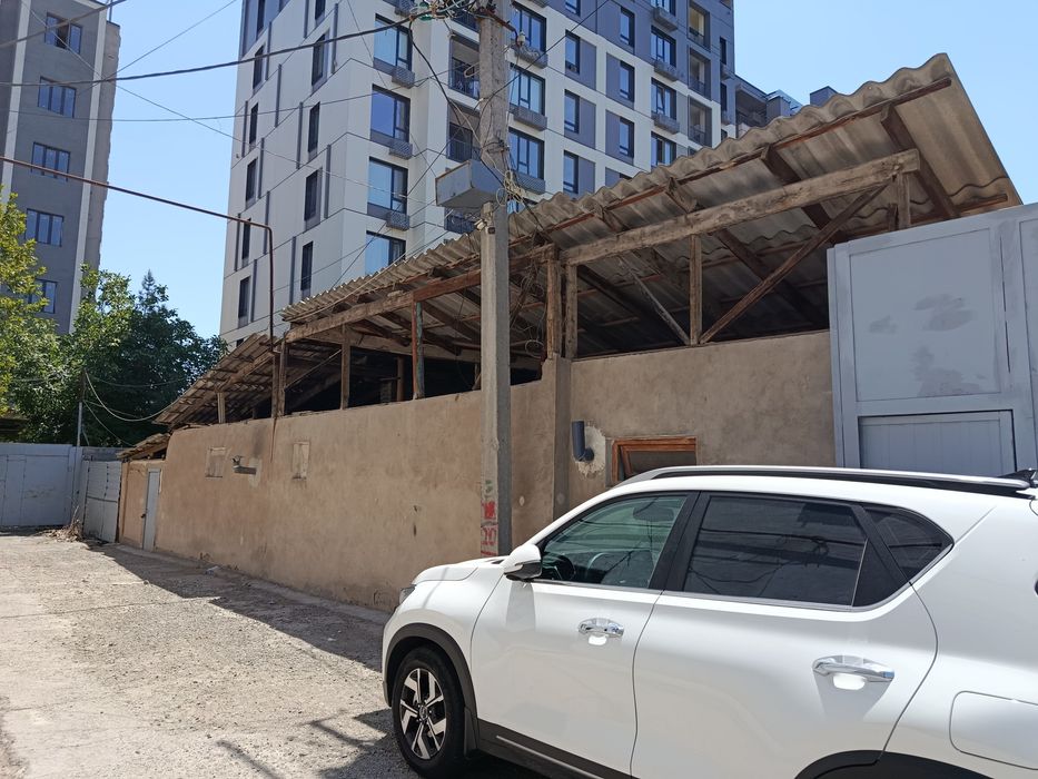 Hovli uchastka sotiladi qorasuv 6