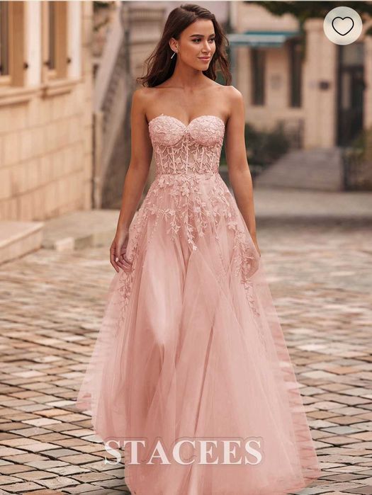 Бална рокля с корсет