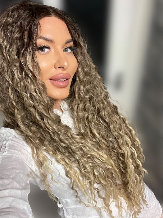 Peruca afro  lunga blond inchis cu plasa lance front