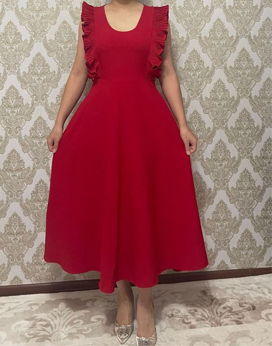 Красивое,красное платье