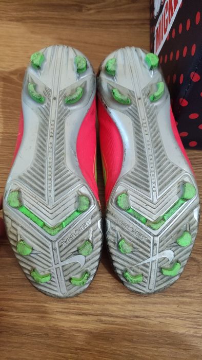 Nike футболни бутонки 34 номер