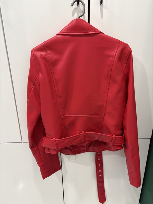 Червено яке от еко кожа