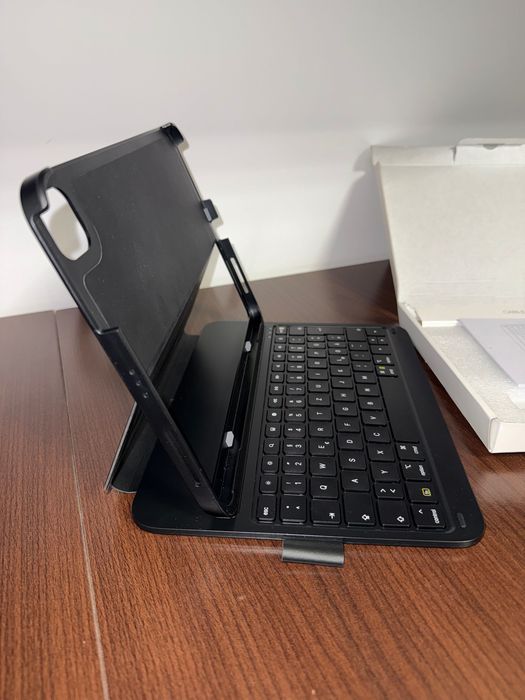 Husă cu tastatură detașabilă pentru iPad 10 / Air / Pro 11 – Nouă