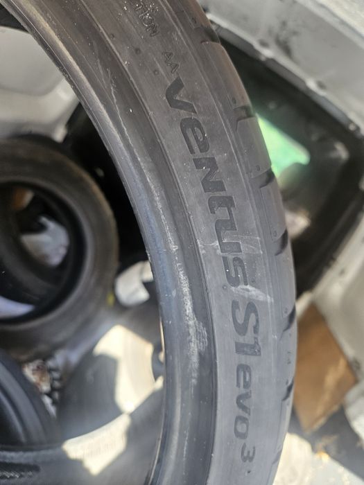 Гуми 215/35/19 дот20