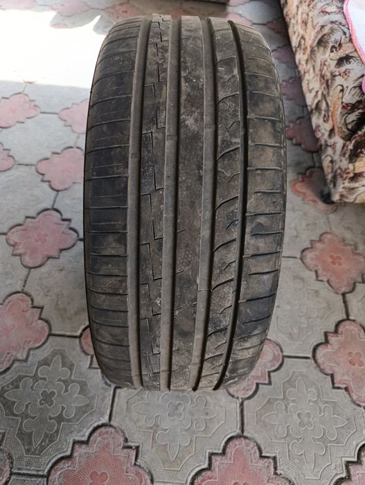 Продам летние шины 235/45/18