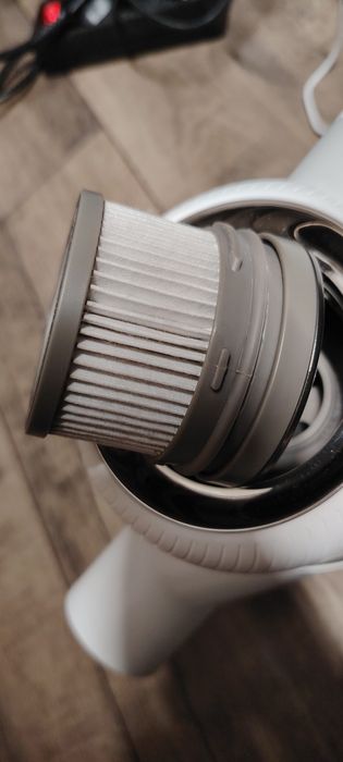 Две Безжични Прахосмукачки Dreame (T10 и V10 Pro) – За Части