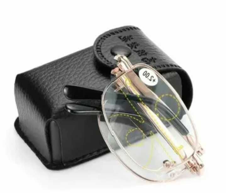 Очки складные с чехлом.