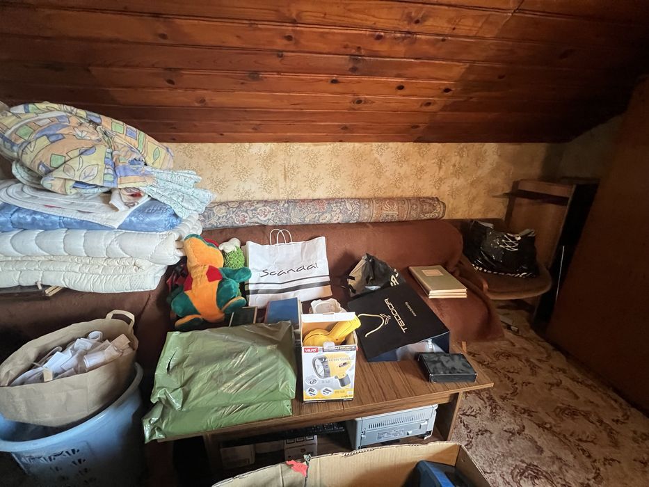 Мебели от всякакъв вид